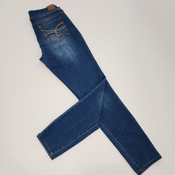 Wallflower - Reg 7 - Ultra Fit Skinny Jeans.  Stretchy jeans - Picture 1 of 6